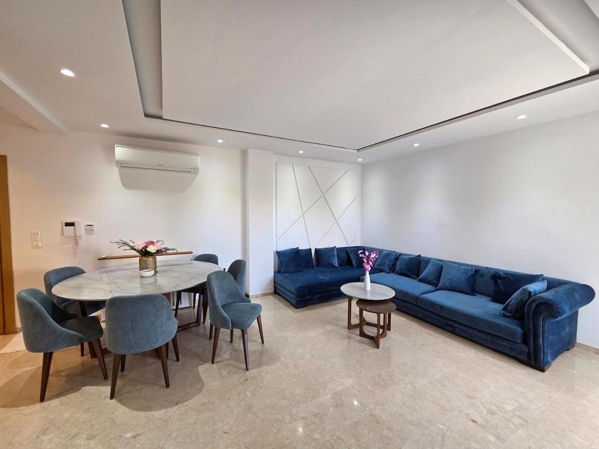 Luxurious Apartment *