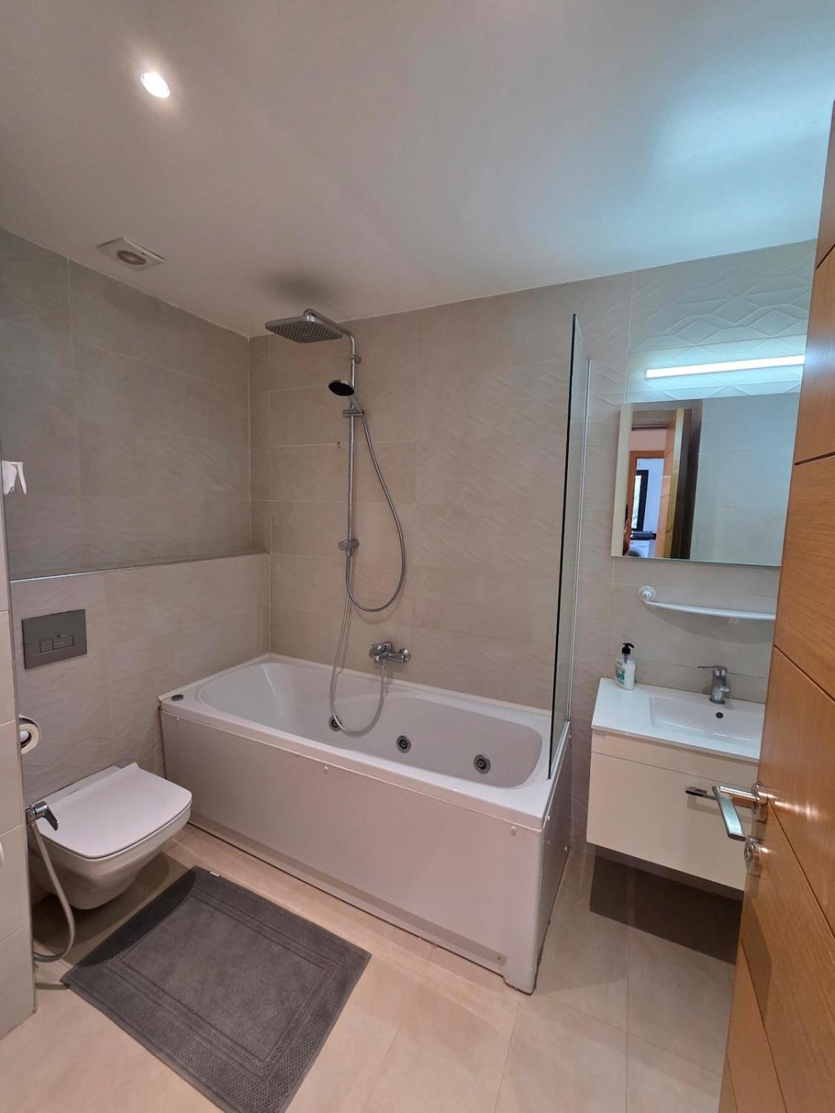 Luxurious Apartment *